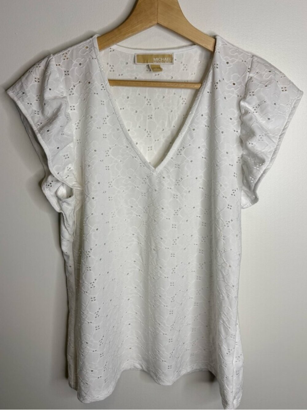 Michael Kors White Eyelet Flutter Sleeve V-Neck Top size small